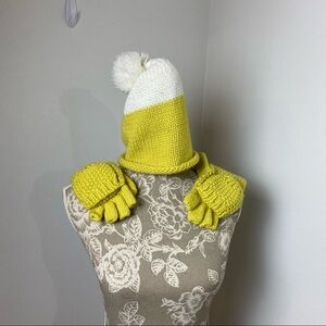 Girl Old Navy Hat & Gloves Set. One Size. White/ Greenish Yellow.
